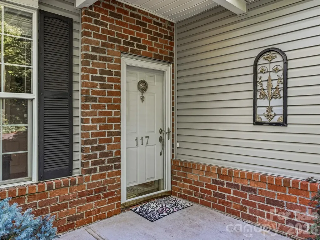 117 Hibiscus Lane Asheville NC 28803