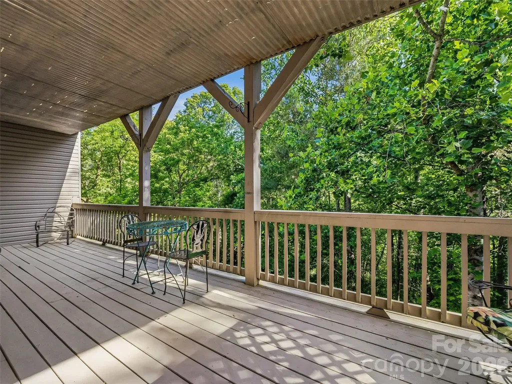 117 Hibiscus Lane Asheville NC 28803