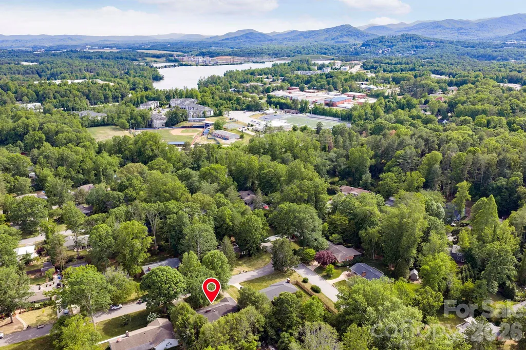25 Bevlyn Drive Asheville NC 28803