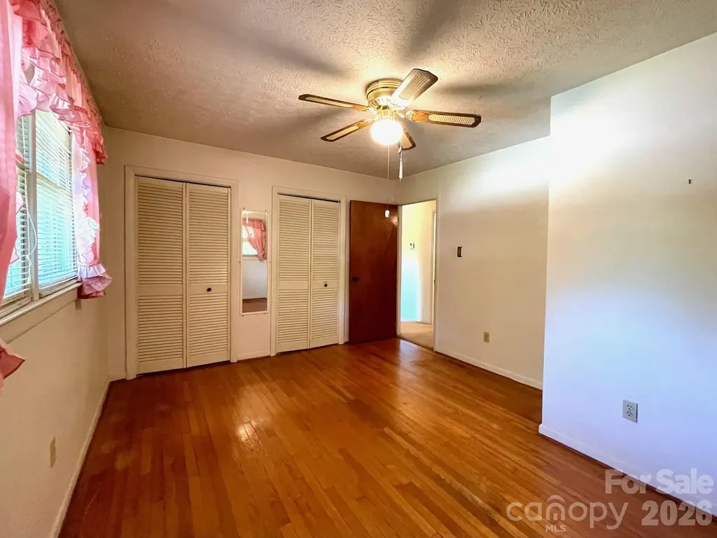 213 N Park Lane Black Mountain NC 28711