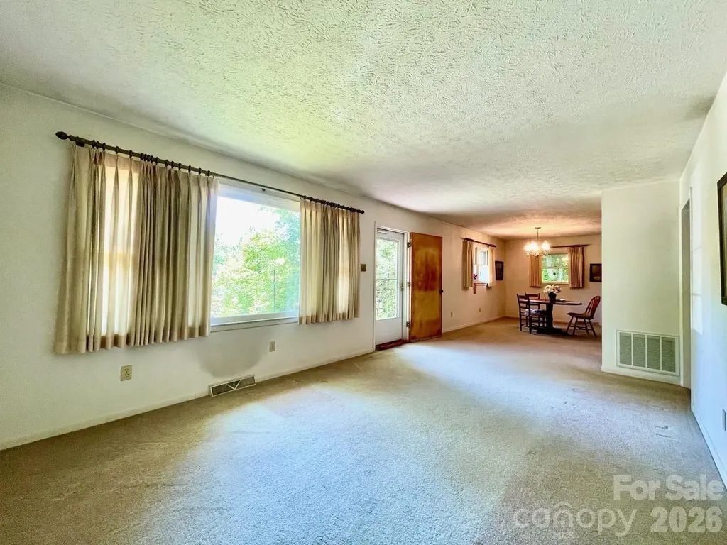 213 N Park Lane Black Mountain NC 28711