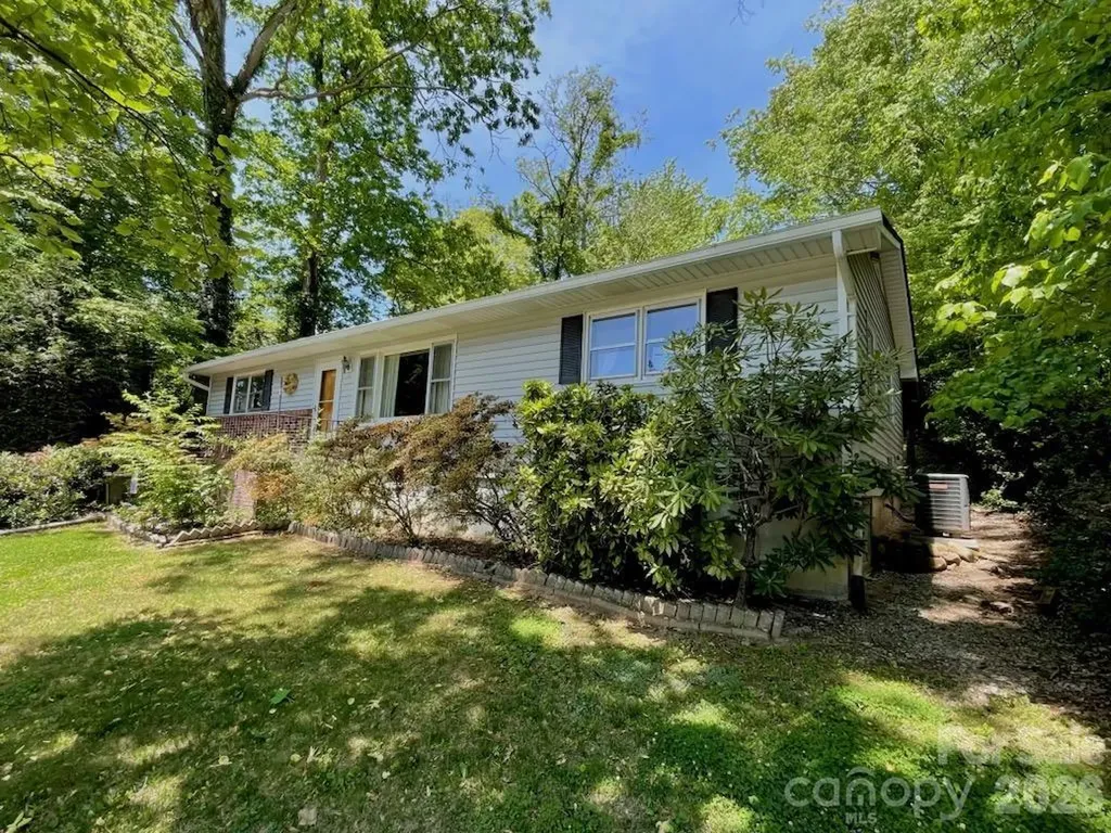 213 N Park Lane Black Mountain NC 28711