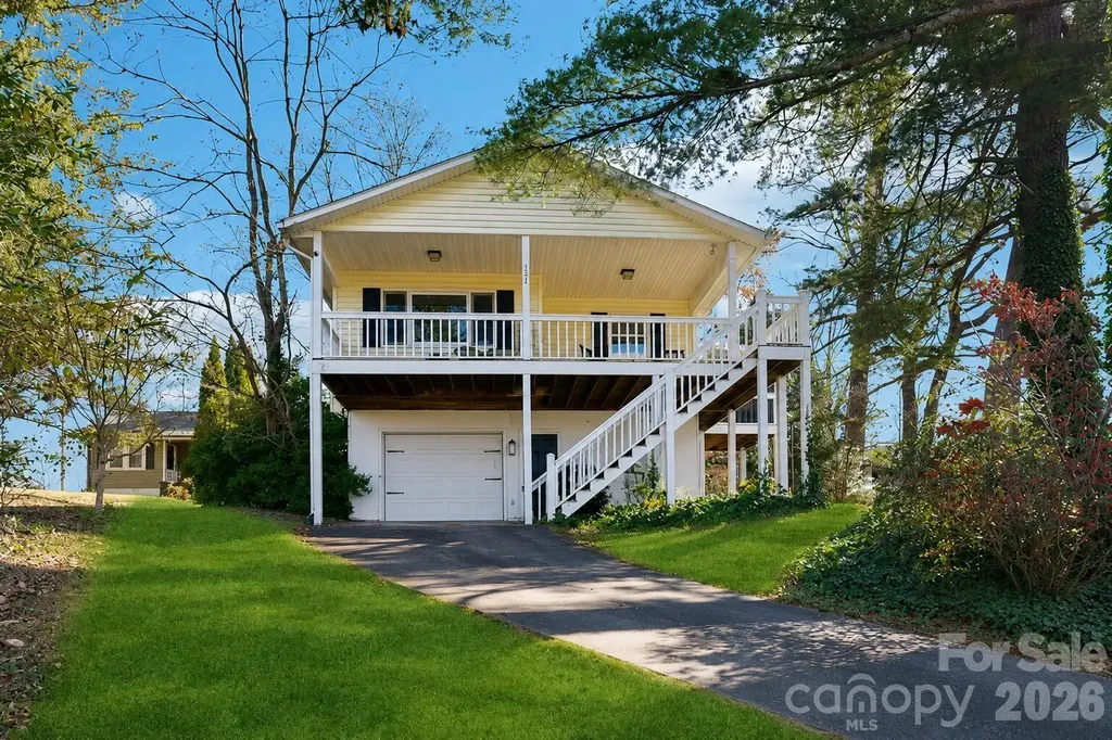 121 Oak Terrace Arden NC 28704
