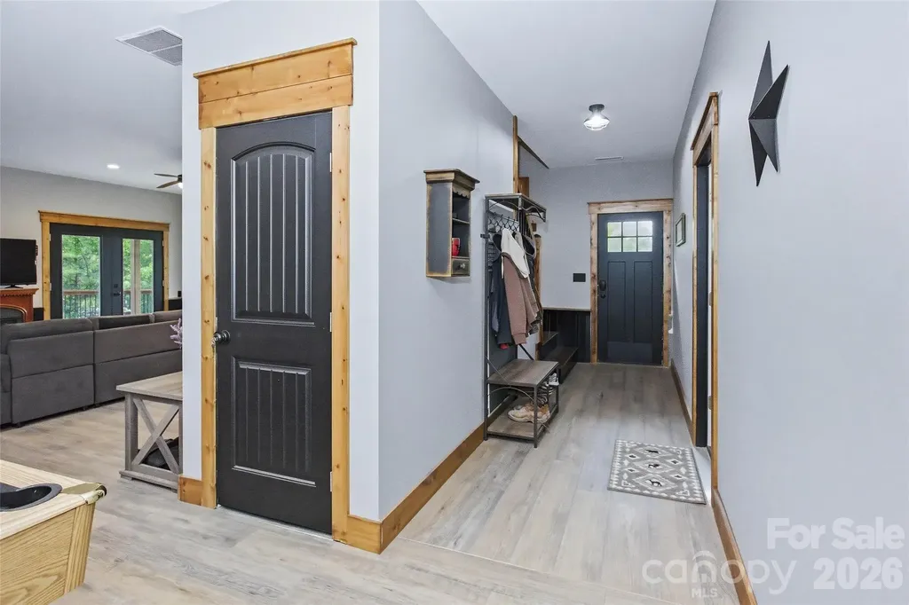 211 Wimbledon Court Leicester NC 28748