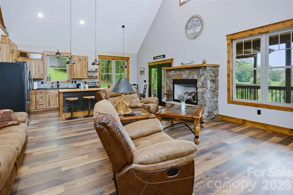 211 Wimbledon Court Leicester NC 28748