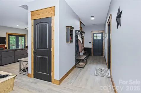 211 Wimbledon Court Leicester NC 28748