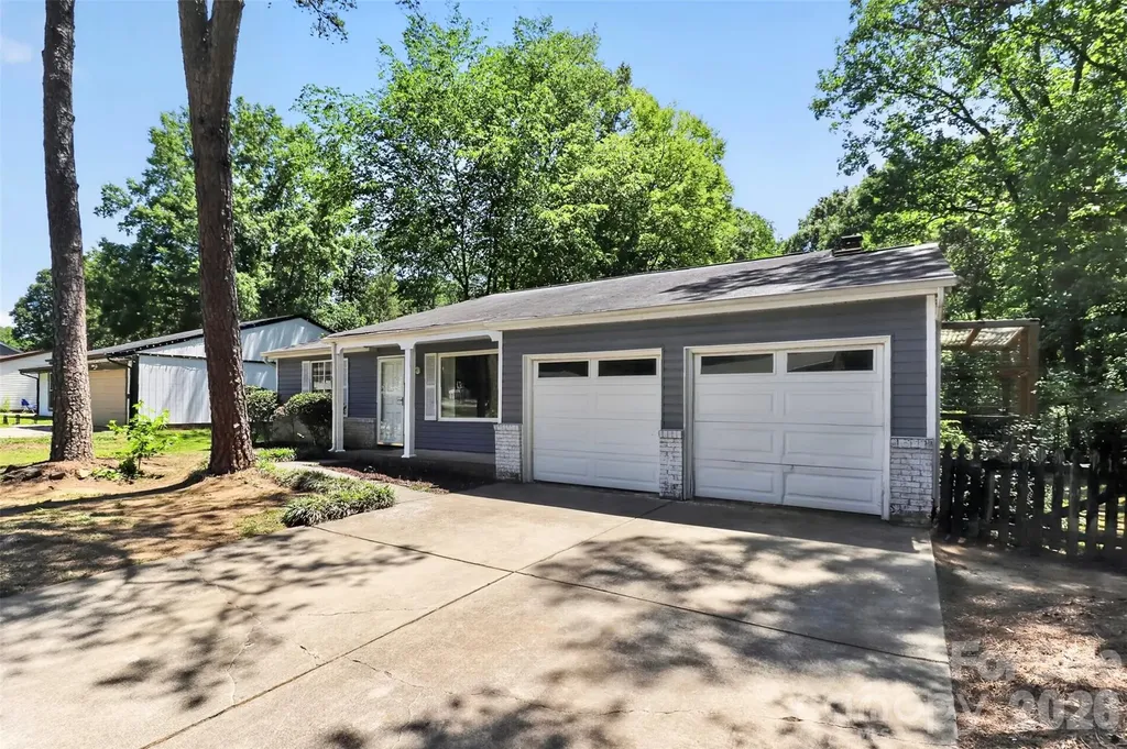 5112 Split Oak Drive Charlotte NC 28227