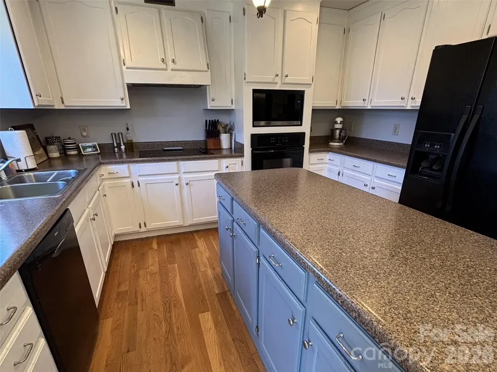 2311 Merts Way Hudson NC 28638