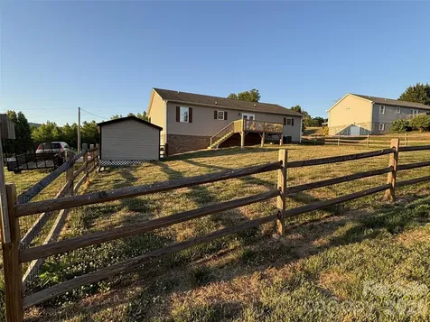 2311 Merts Way Hudson NC 28638
