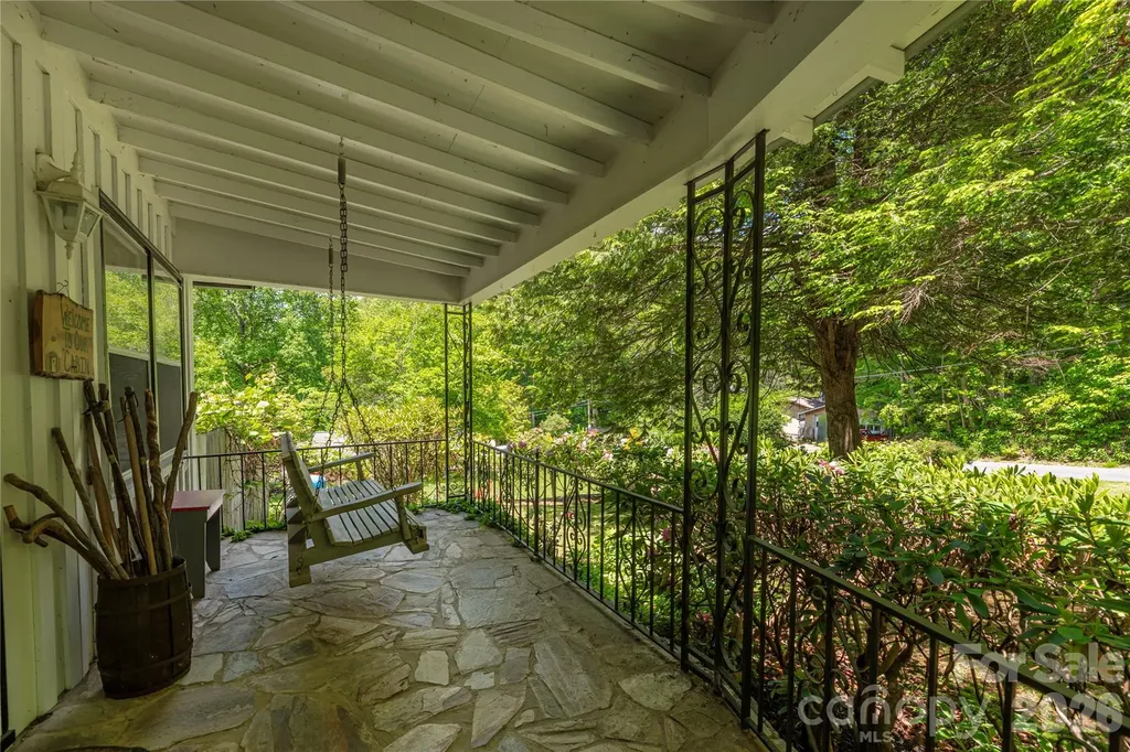 868 Cabin Flats Road Sylva NC 28723