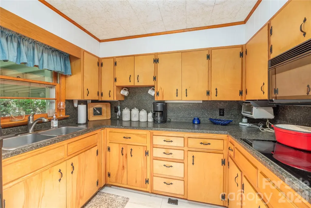 868 Cabin Flats Road Sylva NC 28723