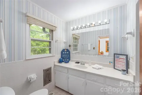 868 Cabin Flats Road Sylva NC 28723