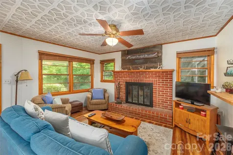 868 Cabin Flats Road Sylva NC 28723