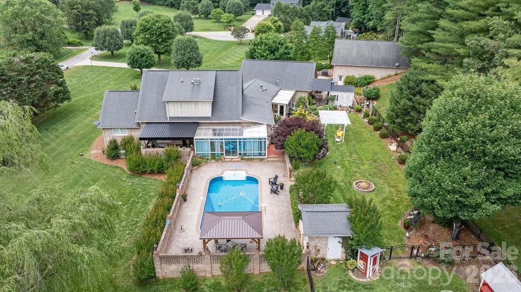 401 Redwood Court Lenoir NC 28645
