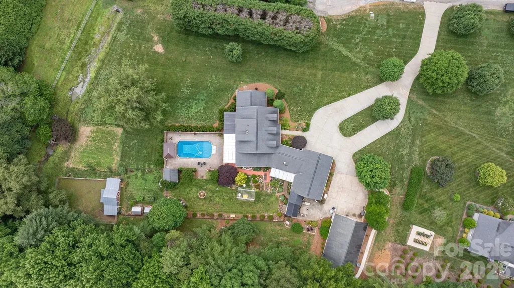 401 Redwood Court Lenoir NC 28645