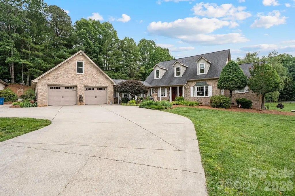 401 Redwood Court Lenoir NC 28645