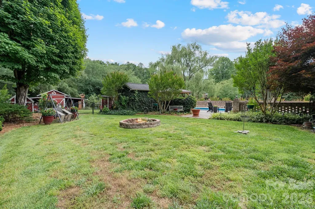 401 Redwood Court Lenoir NC 28645