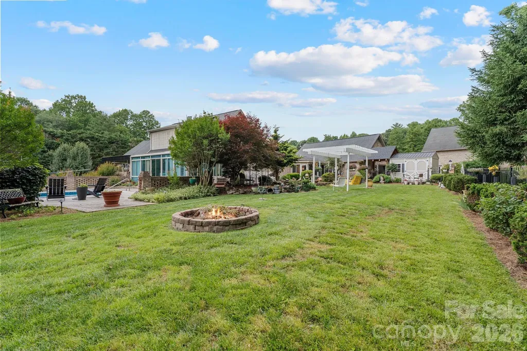 401 Redwood Court Lenoir NC 28645