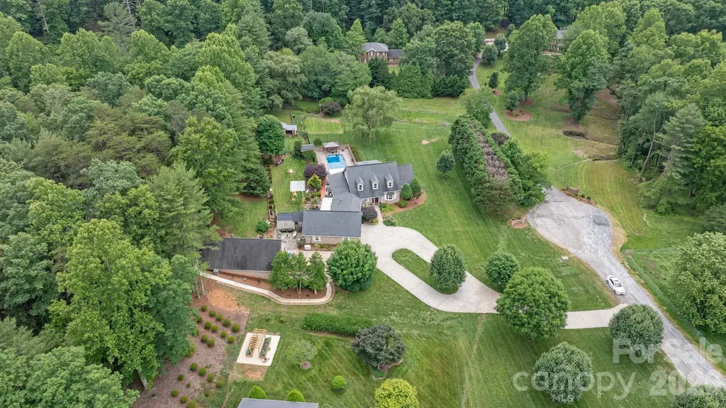 401 Redwood Court Lenoir NC 28645