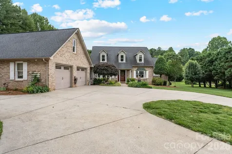401 Redwood Court Lenoir NC 28645