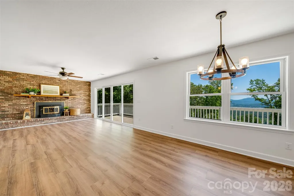 69 Milburn Lane Hendersonville NC 28792