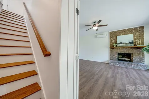 69 Milburn Lane Hendersonville NC 28792