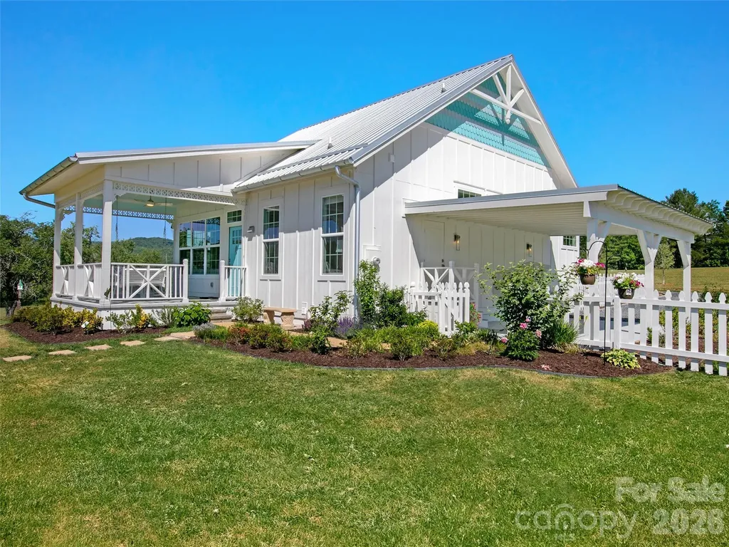 150 Brilliant Sky Road Penrose NC 28766