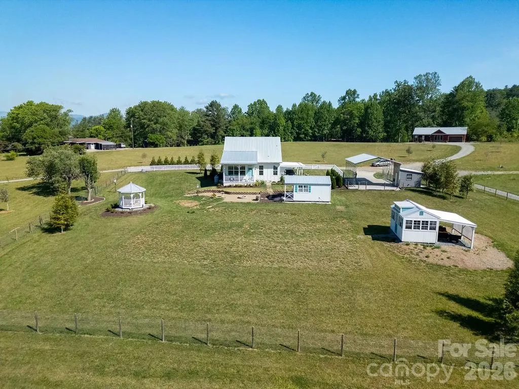 150 Brilliant Sky Road Penrose NC 28766