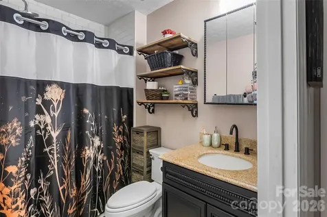 224 14th Avenue SE Hickory NC 28602