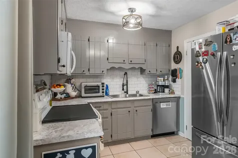 224 14th Avenue SE Hickory NC 28602