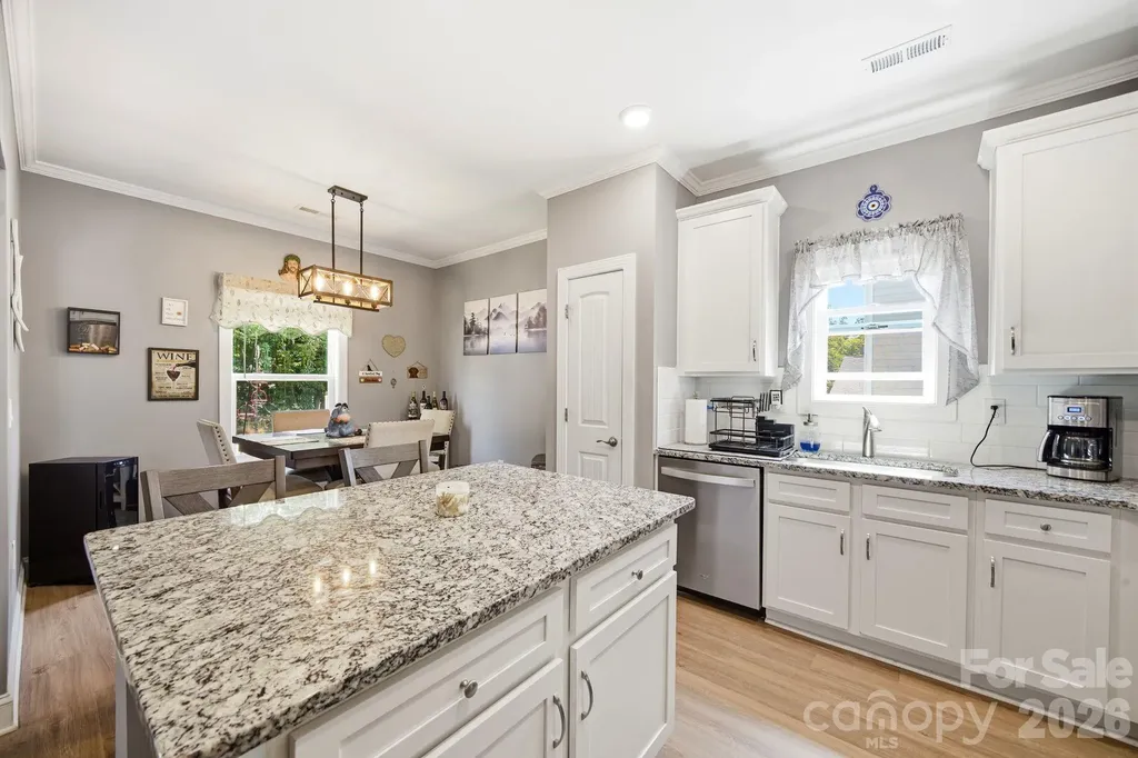 124 N Sina Street Troutman NC 28166
