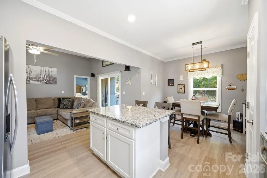 124 N Sina Street Troutman NC 28166