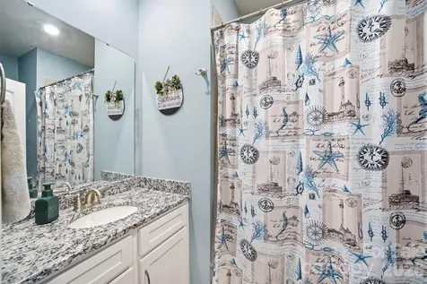 124 N Sina Street Troutman NC 28166