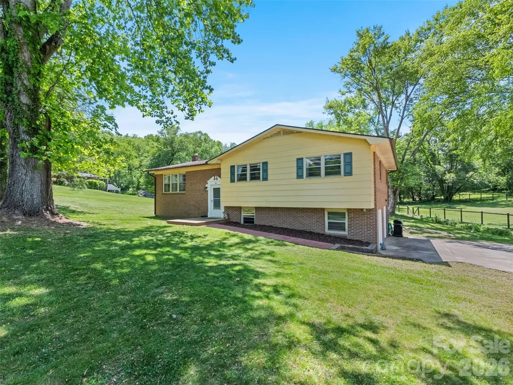 182 Fairway Hills Drive Waynesville NC 28786