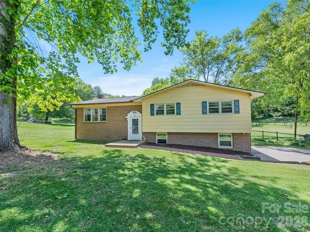 182 Fairway Hills Drive Waynesville NC 28786