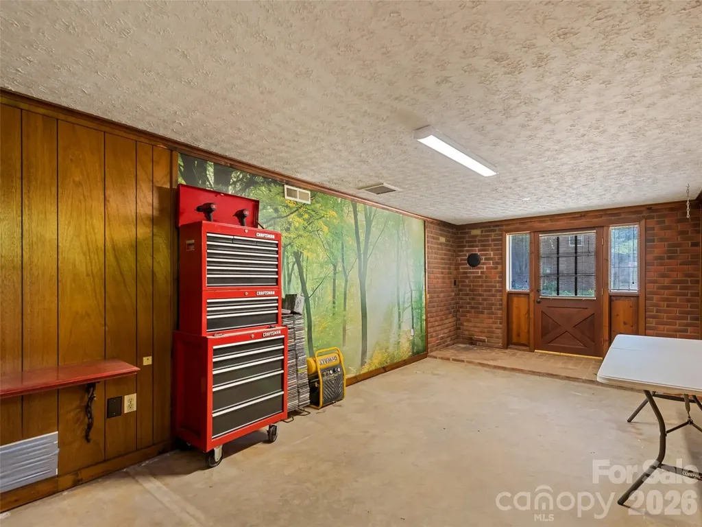 182 Fairway Hills Drive Waynesville NC 28786