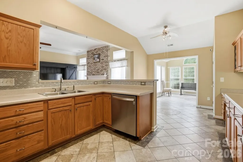 12610 Skymaster Court Charlotte NC 28278
