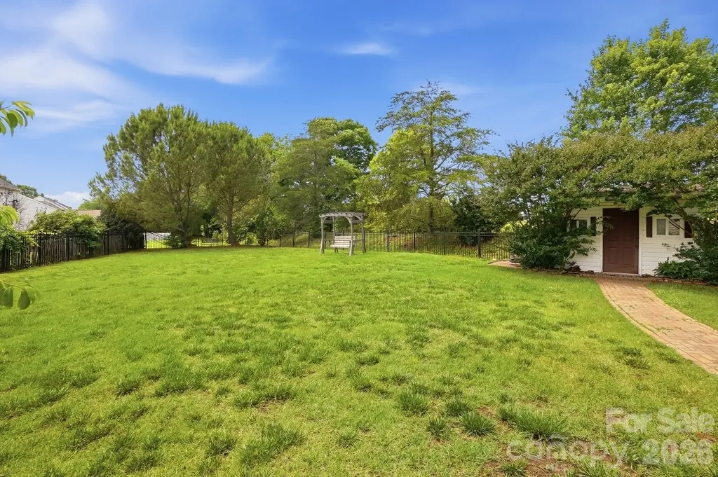 12610 Skymaster Court Charlotte NC 28278