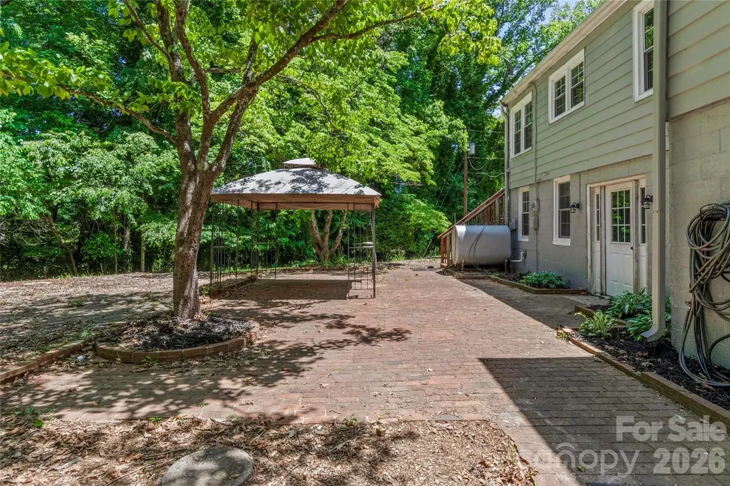 951 Dodson Mill Road Pilot Mountain NC 27041