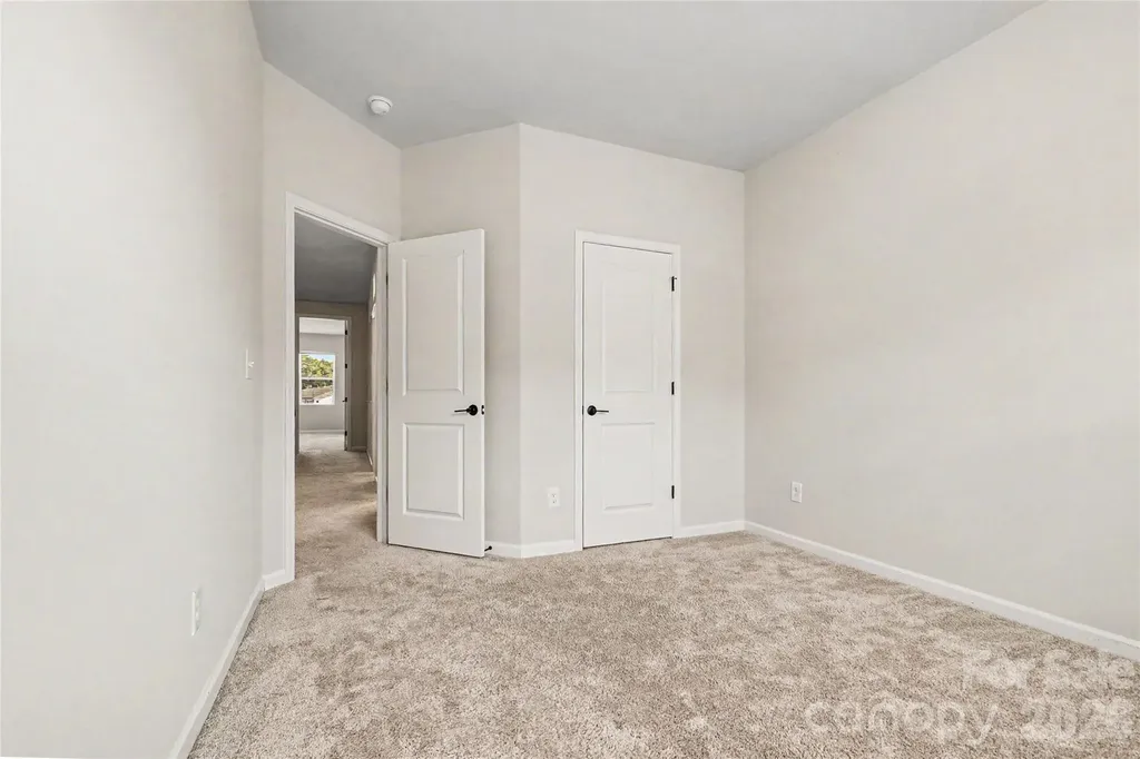 908 Kinsey Alley Charlotte NC 28217