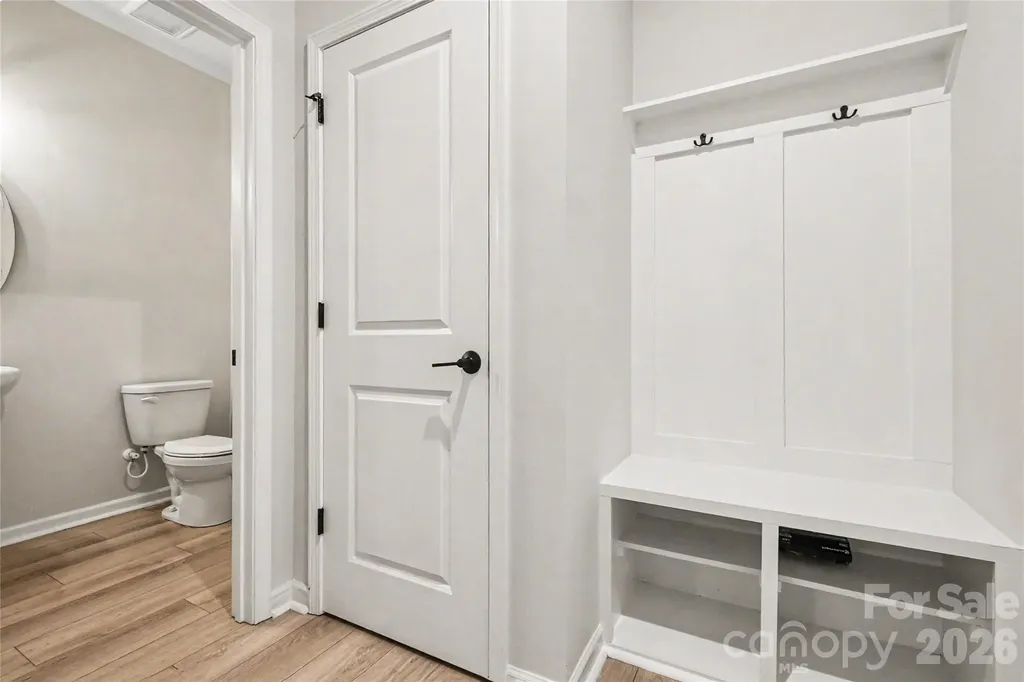 908 Kinsey Alley Charlotte NC 28217