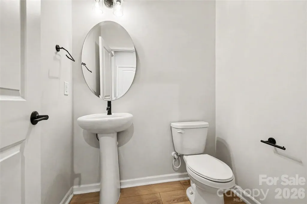 908 Kinsey Alley Charlotte NC 28217