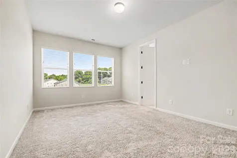 908 Kinsey Alley Charlotte NC 28217