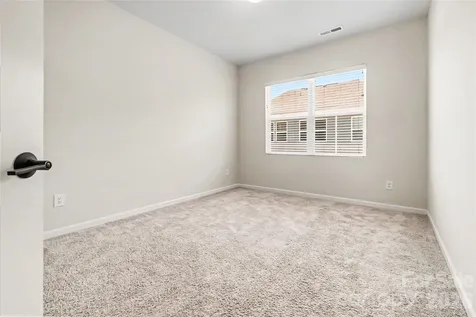 908 Kinsey Alley Charlotte NC 28217