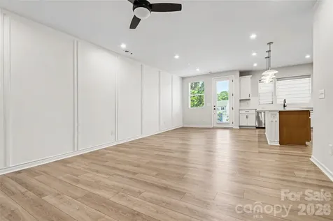 908 Kinsey Alley Charlotte NC 28217