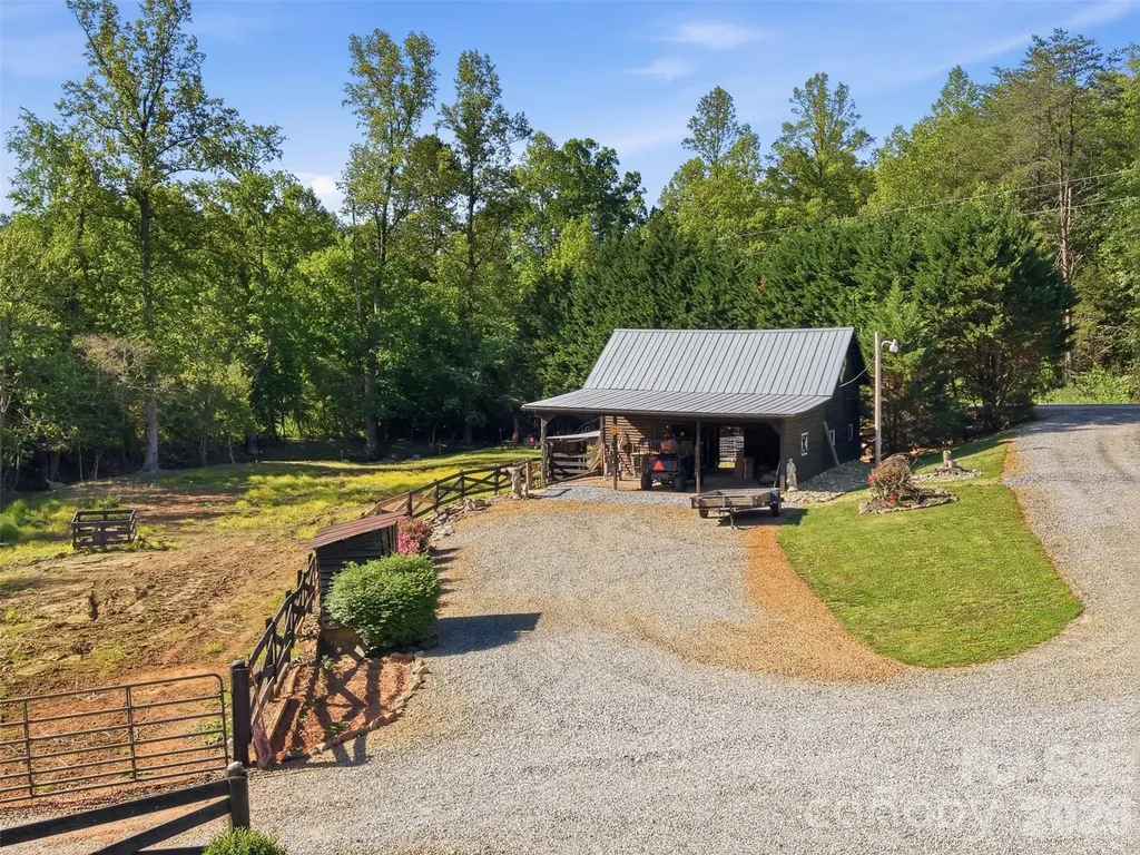 176 + 174 Oak Hollow Road Union Grove NC 28689