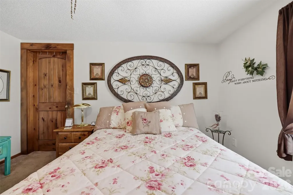 176 + 174 Oak Hollow Road Union Grove NC 28689