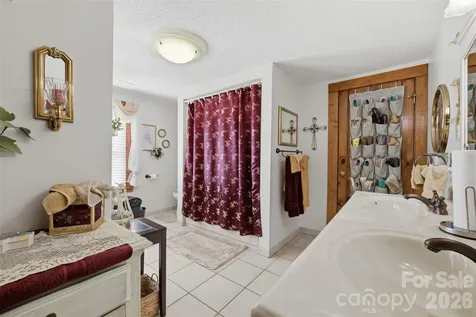 176 + 174 Oak Hollow Road Union Grove NC 28689