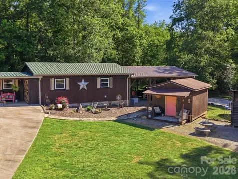 176 + 174 Oak Hollow Road Union Grove NC 28689