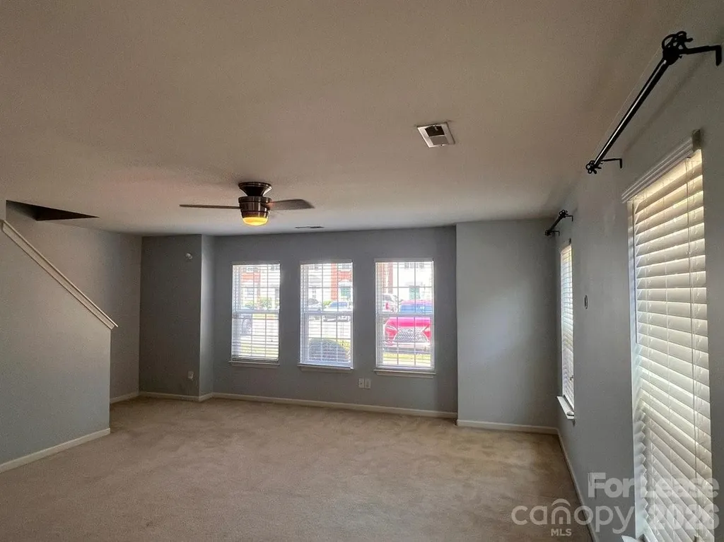 9505 Drains Bay Court Charlotte NC 28214